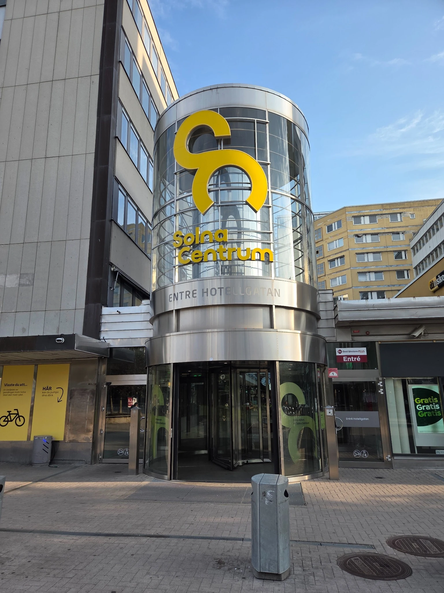 Hitta till Din Tandläkare i Solna – entré från Hotellgatan